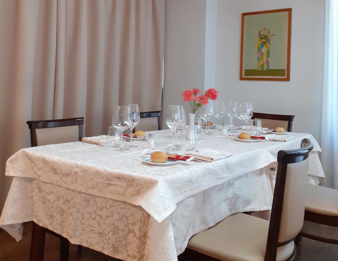 Albergo Ristorante Cicin Casale Corte Cerro Esterno foto
